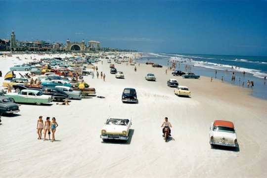 პლიაჟი ფლორიდის სანაპიროზე,  1957 წ.