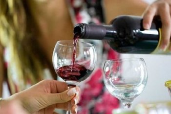 როგორ არ უნდა დალიოთ ღვინო