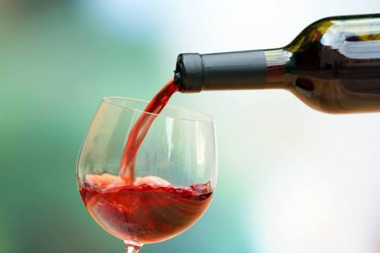 როგორ არ უნდა დალიოთ ღვინო