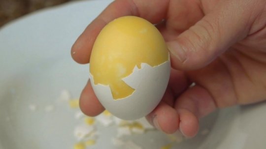 როგორ უნდა მოვხარშოთ კვერცხი,  რომ გარედან გული იყოს,  ხოლო შიგნით ცილა