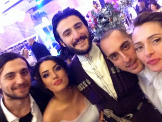 "ჩემი ცოლის დაქალების" ეკაკო გათხოვდა!
ვინ არის და რას საქმიანობს მისი
რჩეული? image