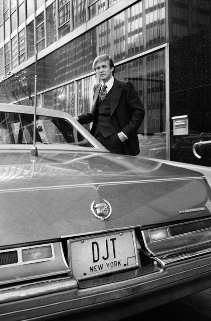 ტრამპი თავის კადილაკთან ერთად ნიუ იორკი 1976 წელი