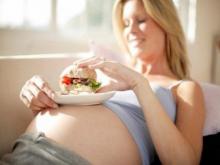 რომელი საკვები პროდუქტების მიღება ეკრძალებათ ორსულებს