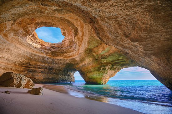 ულამაზესი სანაპირო პორტუგალიაში - კირქვის გამოქვაბული The Cave Beach in Algarve