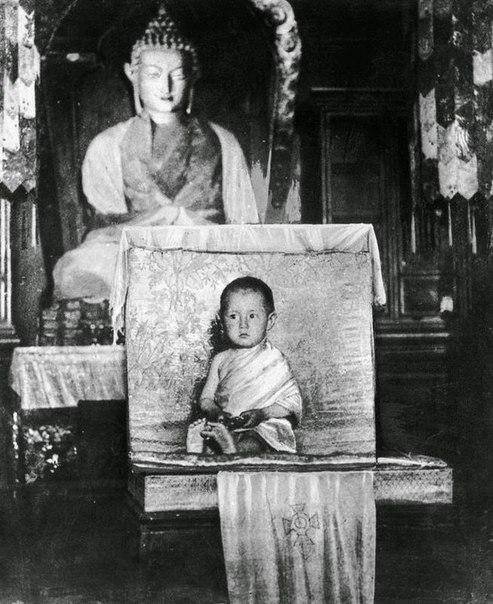 2 წლის დალაი ლამა, 1937 წელი.