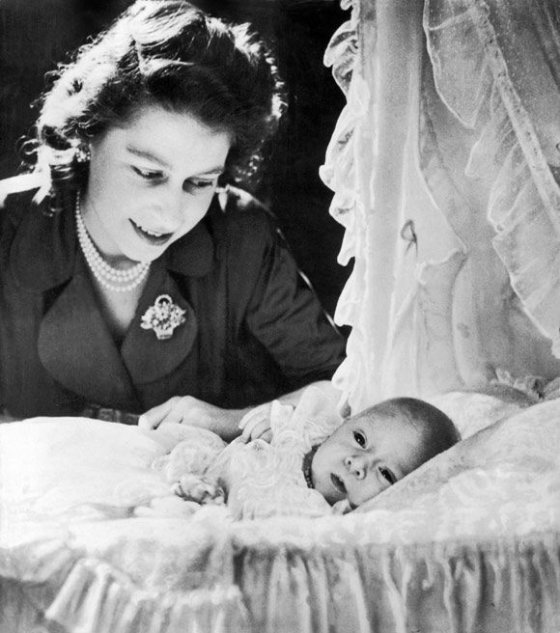 დედოფალი ელიზაბეტი და პრინცი ჩარლი- 1948 წელი
