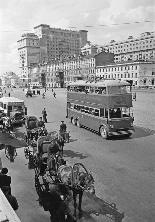 ორსართულიანი ავტობუსი მოსკოვში,1935წელი