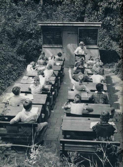 სკოლა ღია ცის ქვეშ, 1957 წელი, ჰოლანდია