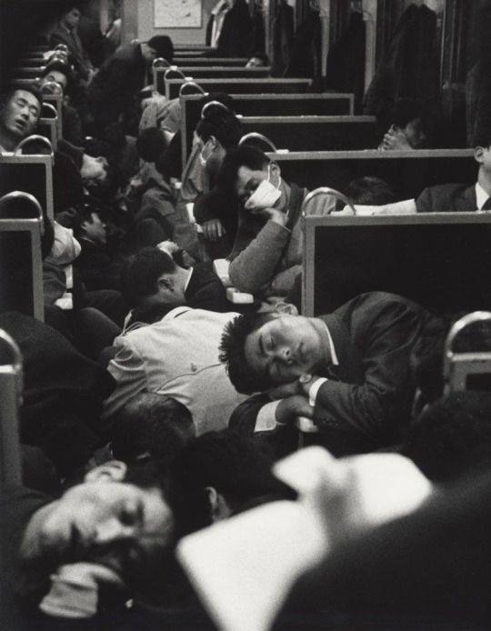 “მეტრო სისხამ დილით„ იაპონია 1964