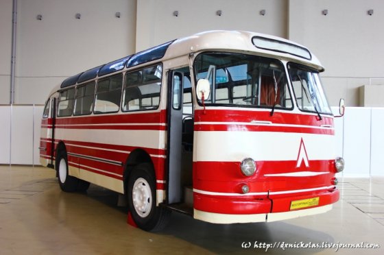 რეტრო საბჭოთა ავტობუსების გამოფენა მოსკოვში-ЛАЗ-695Е
