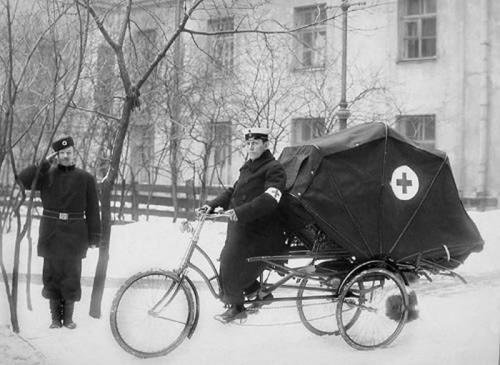 სასწრაფო დახმარების კარეტა-პეტერბურგი-1912 წელი