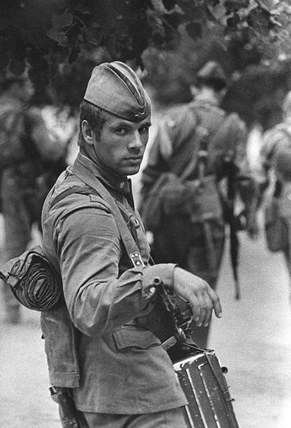 უცნობი ჯარისკაცის ფოტოსურათი. 1973 წელი