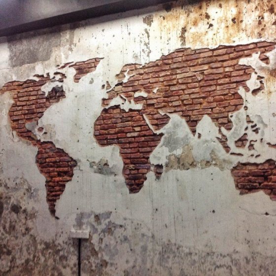 მსოფლიო რუკა კედელზე