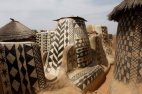 თიხის მოხატული სახლები აფრიკაში
