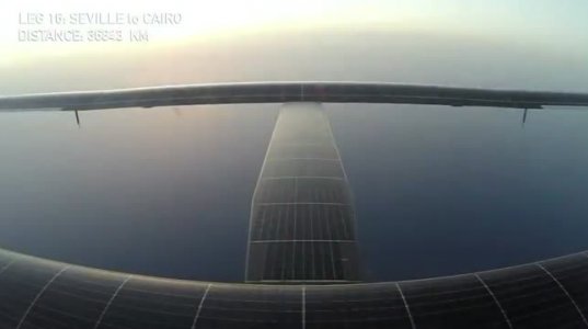 მზის  ენერგიაზე  მომუშავე თვითმფრინავმა დედამიწას  შემოუფრინა